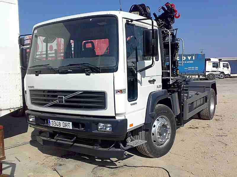 foto 2 -Basculante VOLVO  FL 220 220 CV  2005